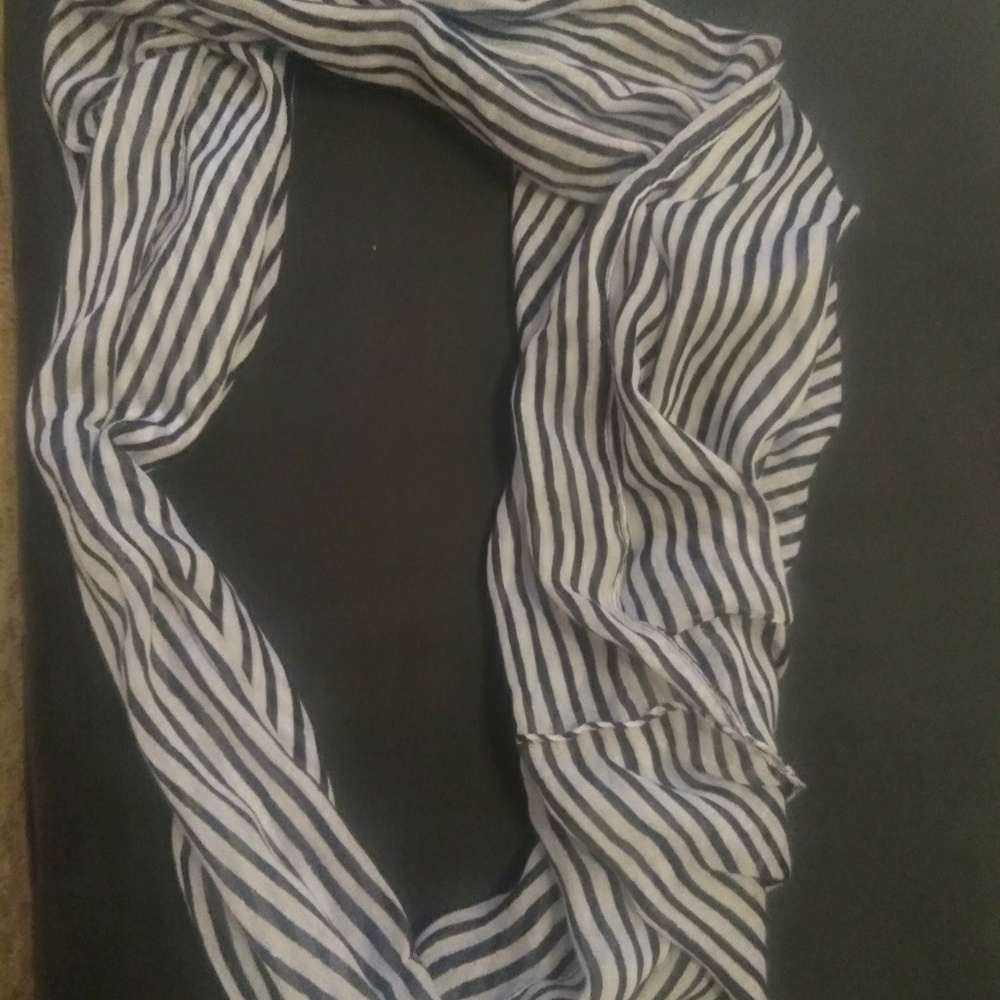 Infinity scarf